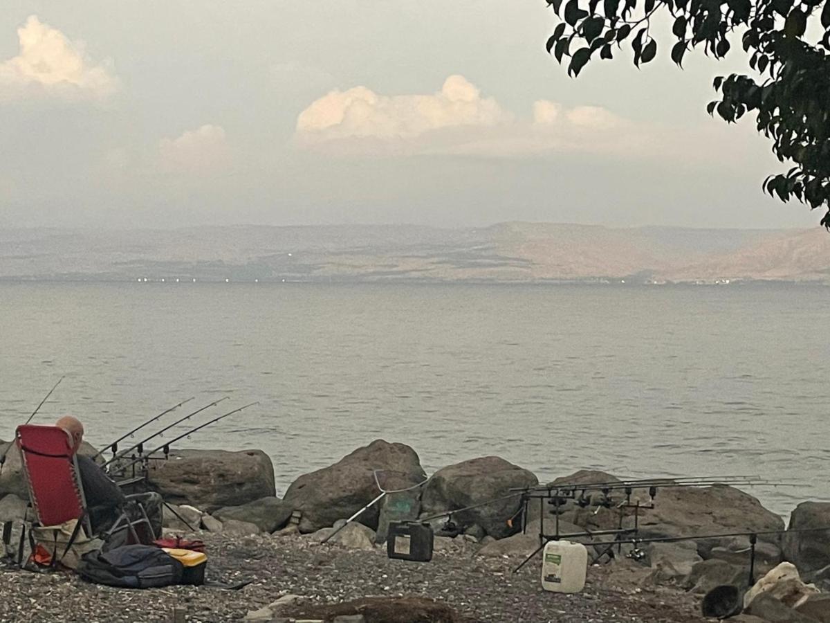 תכלת על הכינרת Light Blue On The Kinneret Lake Tiberias Exterior foto